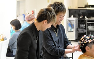 パリス美容室でパーマ